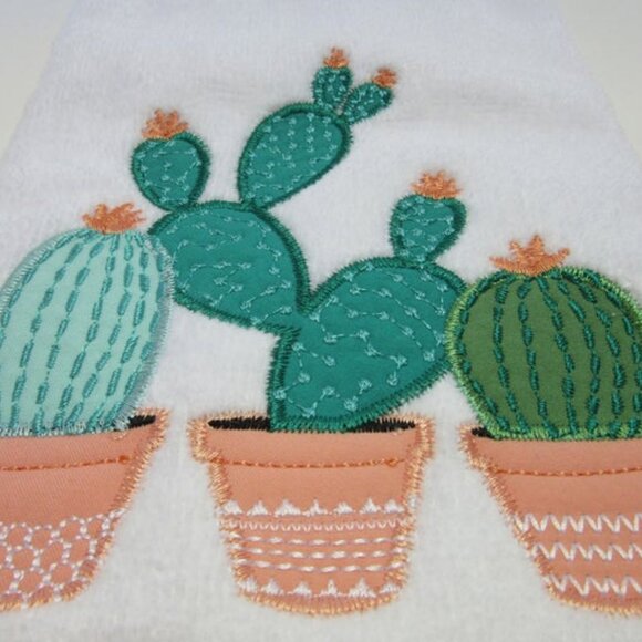 Set of 2 Hanging Kitchen Towels Button Top White Cotton Mi Casa es Su Casa NWT - Picture 7 of 8